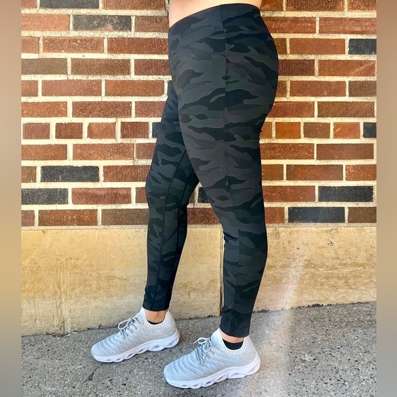 WHITE BIRCH- High Waisted Camouflage Print Knit Leggings - Picture 5 of 7